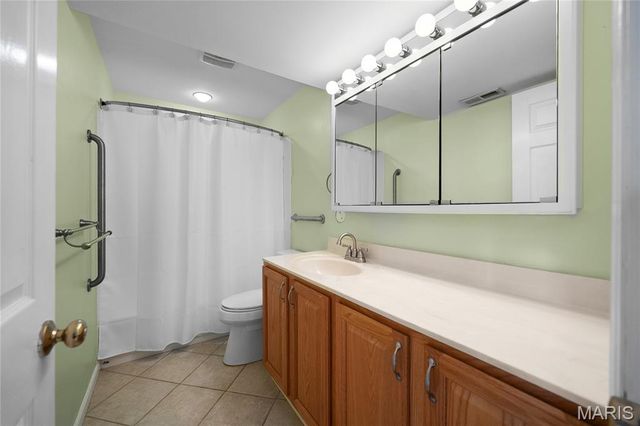 1034 Big Bend Crossing Drive, Manchester, MO 63088