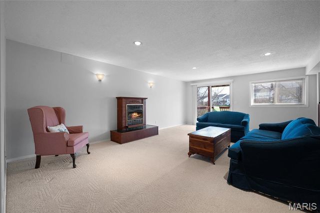 1034 Big Bend Crossing Drive, Manchester, MO 63088