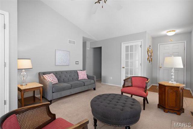 1034 Big Bend Crossing Drive, Manchester, MO 63088