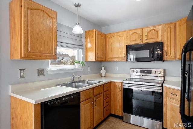 1034 Big Bend Crossing Drive, Manchester, MO 63088