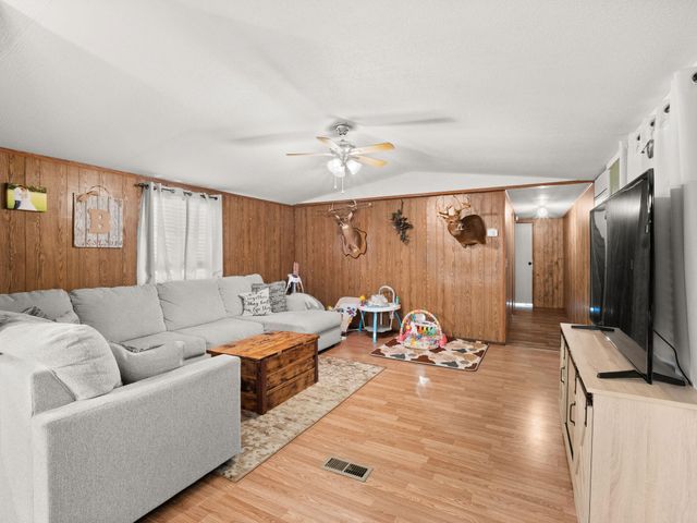 335 Ebbie Perkins, Deridder, LA 70634