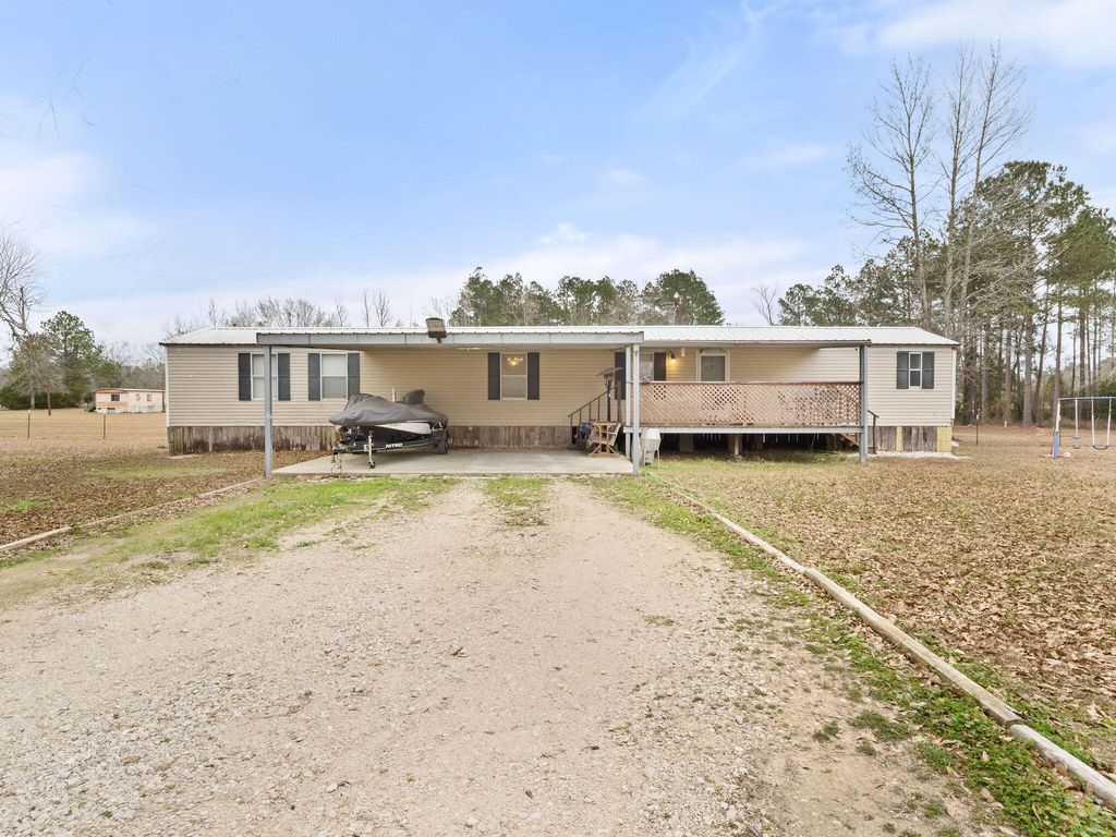 335 Ebbie Perkins, Deridder, LA 70634