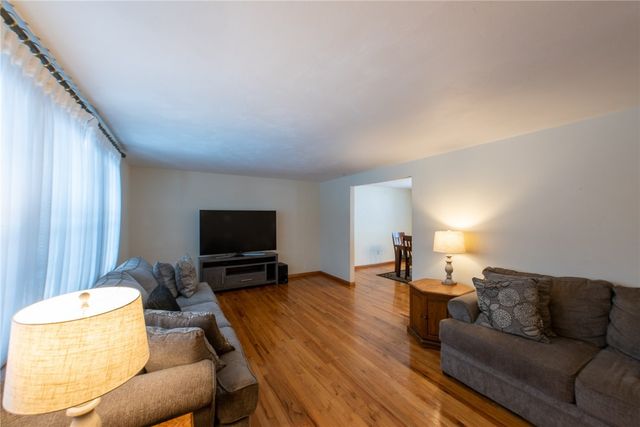 2093 Melwood Rd, Allegheny Twp, PA 15656