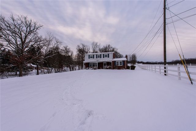 2093 Melwood Rd, Allegheny Twp, PA 15656