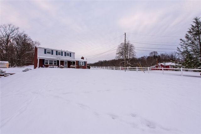 2093 Melwood Rd, Allegheny Twp, PA 15656