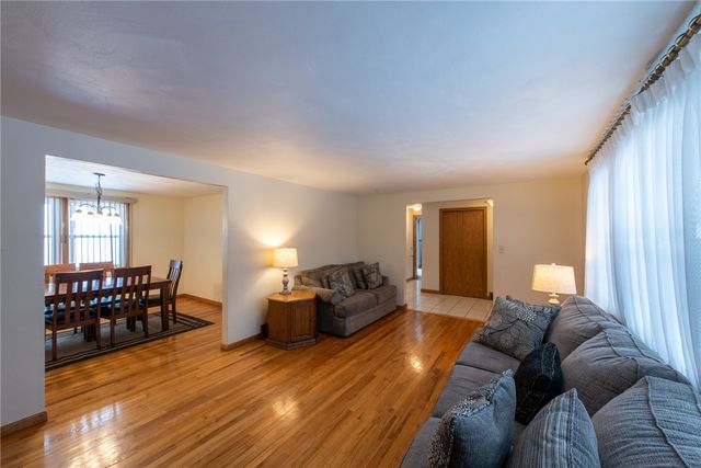 2093 Melwood Rd, Allegheny Twp, PA 15656