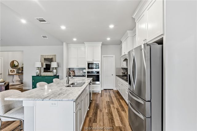 10468 Cornwall Lane, Iola, TX 77861