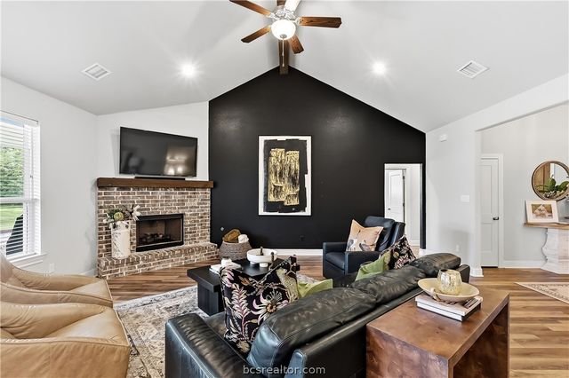 10468 Cornwall Lane, Iola, TX 77861