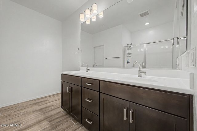 1917 E HAMPTON Lane 104, Gilbert, AZ 85295