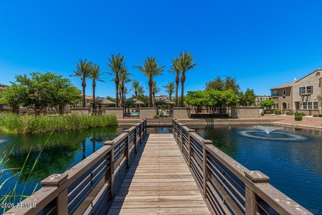 1917 E HAMPTON Lane 104, Gilbert, AZ 85295