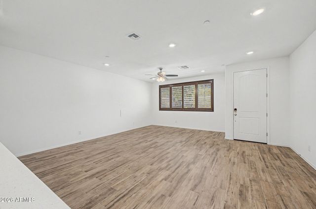 1917 E HAMPTON Lane 104, Gilbert, AZ 85295