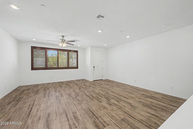 1917 E HAMPTON Lane 104, Gilbert, AZ 85295