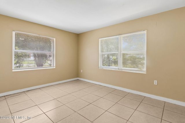 5811 HOLLYHOCK Road, Jacksonville, FL 32209