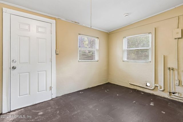 5811 HOLLYHOCK Road, Jacksonville, FL 32209