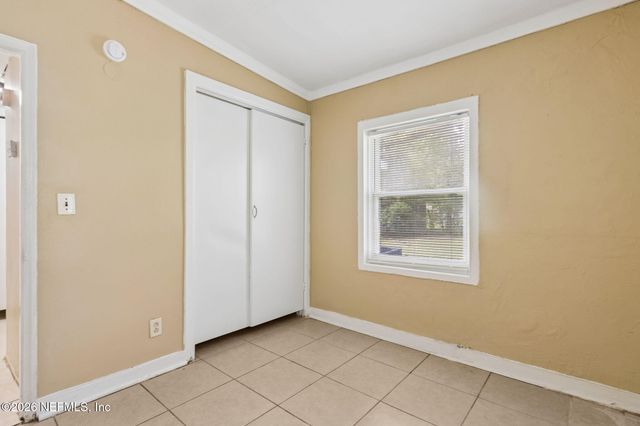 5811 HOLLYHOCK Road, Jacksonville, FL 32209