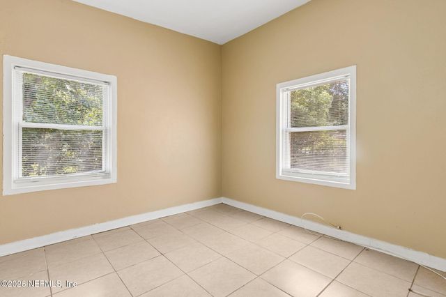 5811 HOLLYHOCK Road, Jacksonville, FL 32209