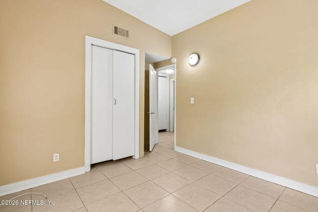 5811 HOLLYHOCK Road, Jacksonville, FL 32209