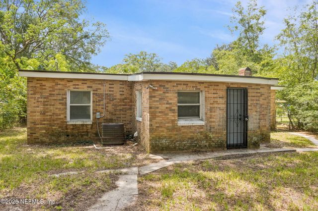 5811 HOLLYHOCK Road, Jacksonville, FL 32209