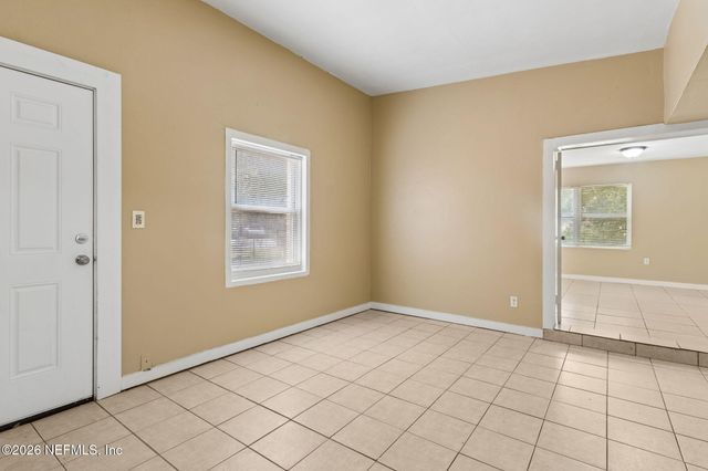5811 HOLLYHOCK Road, Jacksonville, FL 32209
