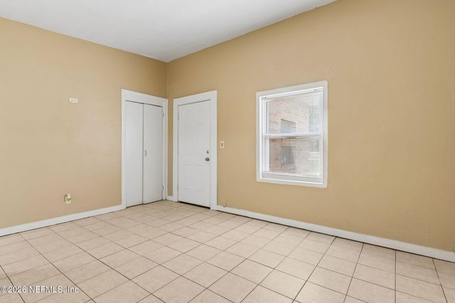 5811 HOLLYHOCK Road, Jacksonville, FL 32209