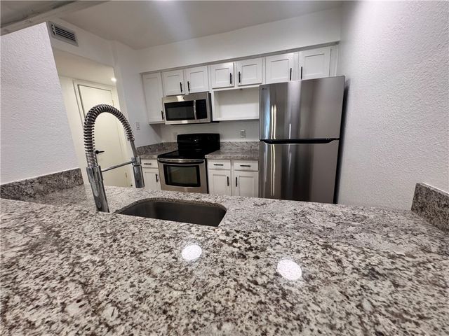 1500 Olympia Way 19, College Station, TX 77840