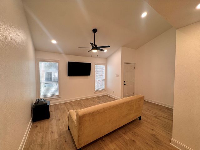 1500 Olympia Way 19, College Station, TX 77840