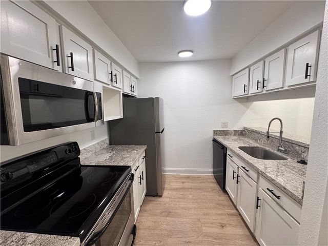 1500 Olympia Way 19, College Station, TX 77840