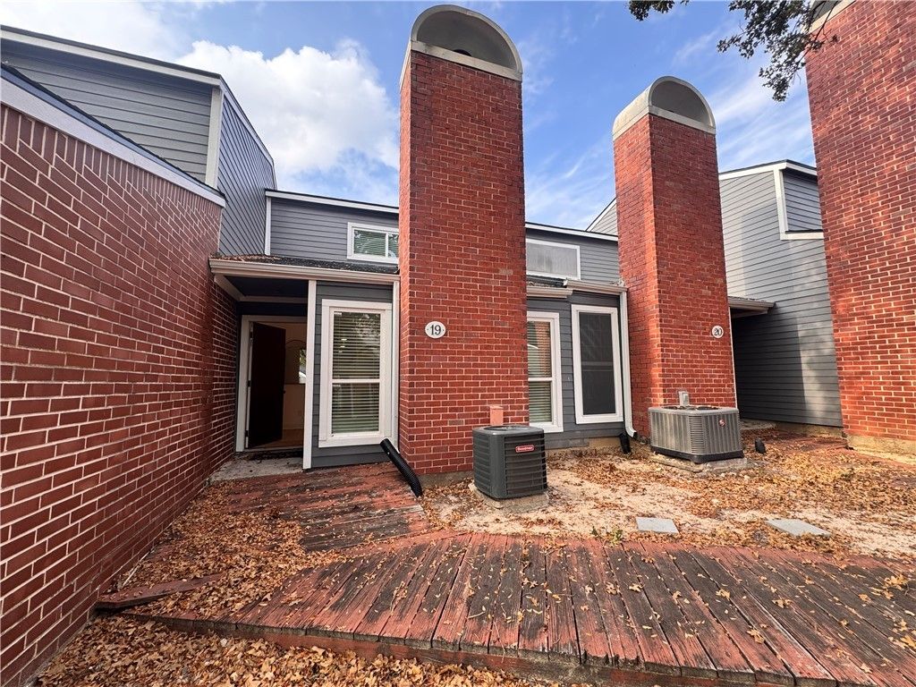 1500 Olympia Way 19, College Station, TX 77840