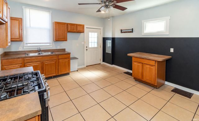 208 E Delaware Street, Evansville, IN 47711
