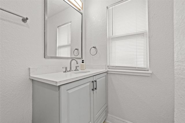 210 E CLUSTER AVENUE, Tampa, FL 33604