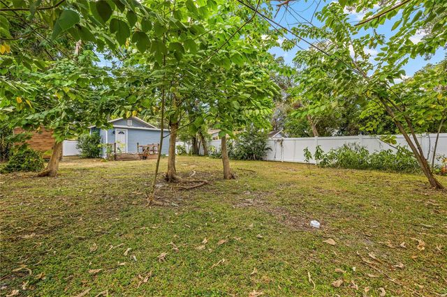 210 E CLUSTER AVENUE, Tampa, FL 33604