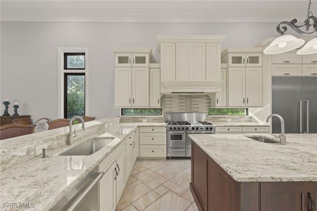 6489 Highcroft DR, Naples, FL 34119