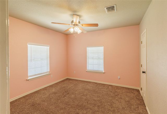 101 N Hubbard Street, Alvord, TX 76225