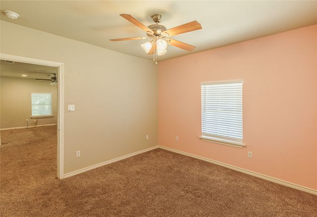 101 N Hubbard Street, Alvord, TX 76225