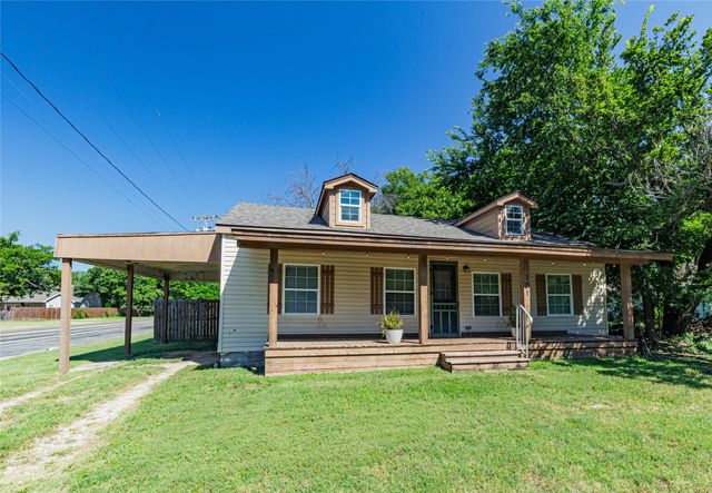 101 N Hubbard Street, Alvord, TX 76225