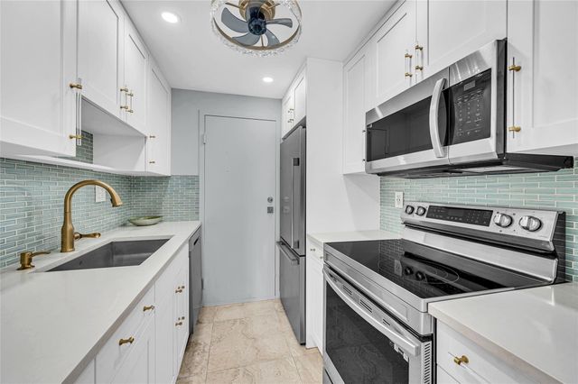 720 Orton Avenue 505, Fort Lauderdale, FL 33304