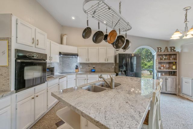 7272 Lupine Drive, Sanger, CA 93657