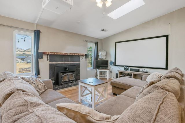 7272 Lupine Drive, Sanger, CA 93657