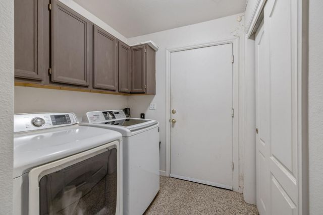 7272 Lupine Drive, Sanger, CA 93657