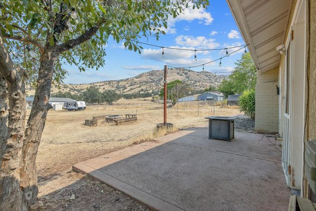 7272 Lupine Drive, Sanger, CA 93657