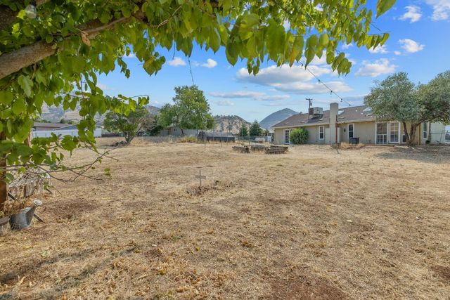 7272 Lupine Drive, Sanger, CA 93657