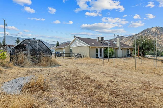 7272 Lupine Drive, Sanger, CA 93657