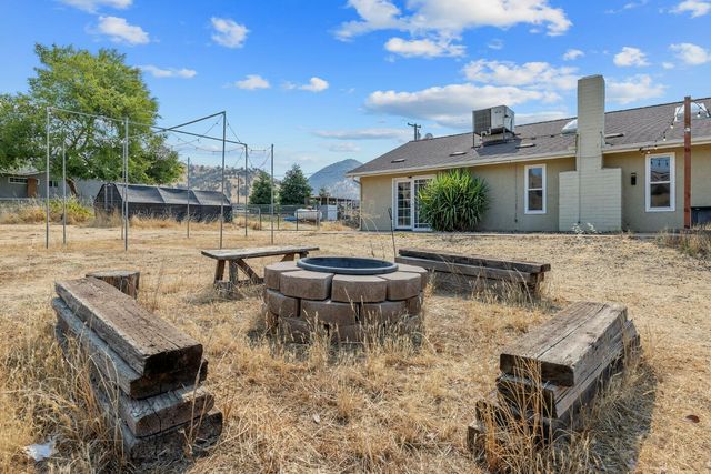 7272 Lupine Drive, Sanger, CA 93657