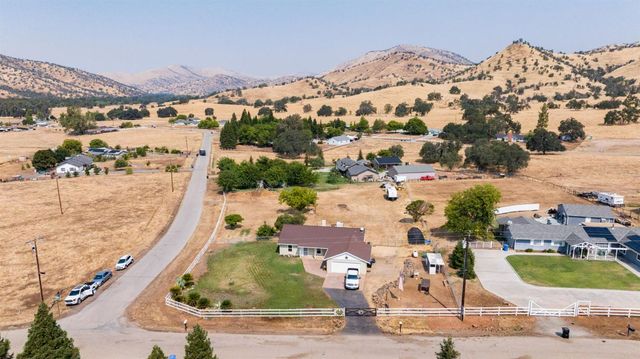 7272 Lupine Drive, Sanger, CA 93657