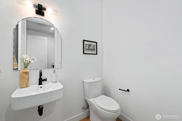 3808 42nd Avenue SW, Seattle, WA 98116