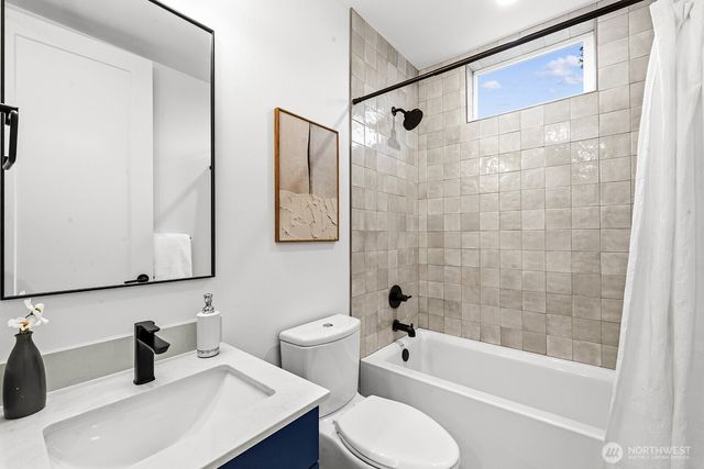 3808 42nd Avenue SW, Seattle, WA 98116