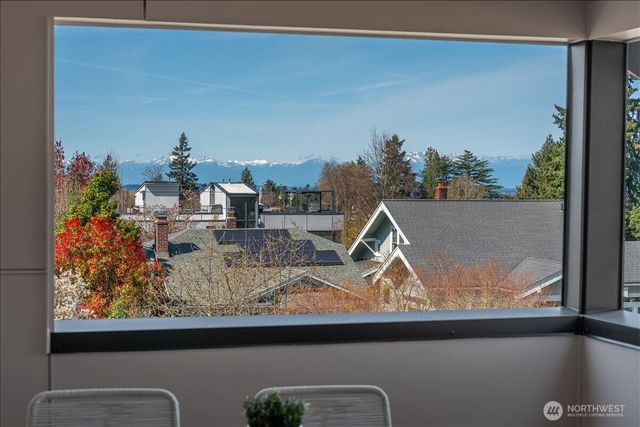 3808 42nd Avenue SW, Seattle, WA 98116