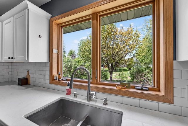 2877 Larkspur Lane, Fitchburg, WI 53711