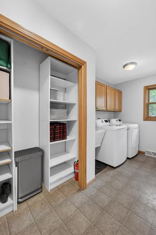 2877 Larkspur Lane, Fitchburg, WI 53711