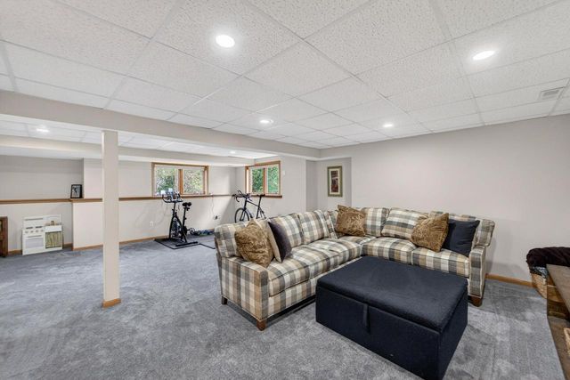 2877 Larkspur Lane, Fitchburg, WI 53711